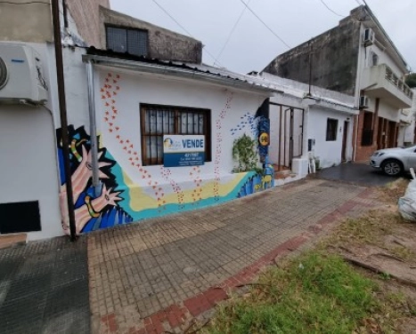 CALLE PRESIDENTE  PERON CASA A RECICLAR
