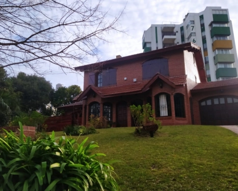 TRIPLEX DE CATEGORIA EN BARRIO NORTE - GESELL