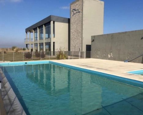 Venta  Terreno 1012  M2 Haras De Funes Club De Campo
