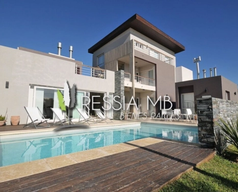 Venta de dpto. 3 amb. - COMPLEJO TERRANOSTRA - Av. 2 entre 150 y 151 - Villa Gesell (a 200mts del mar)