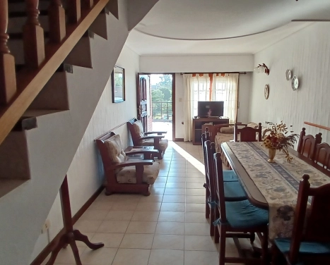 Duplex en Venta  - 2 Dormitorios, Cochera y Vista Parcial al Mar - Av. 1 e/ 105 y 107 - Villa Gesell