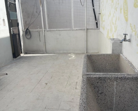 INTERESANTE OPORTUNIDAD DEPTO UN DORMITORIO PASILLO EN ABASTO. Corrientes y La Paz