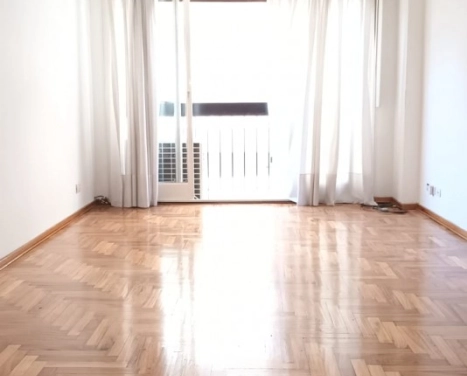 Palermo, Departamento 3 amb, al frente. c/Balcon, 65mt2. Paunero y Av. Las Heras