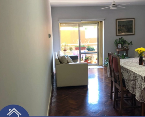 VENDE: Departamento calle Bs As, entre Ecuador y Garay