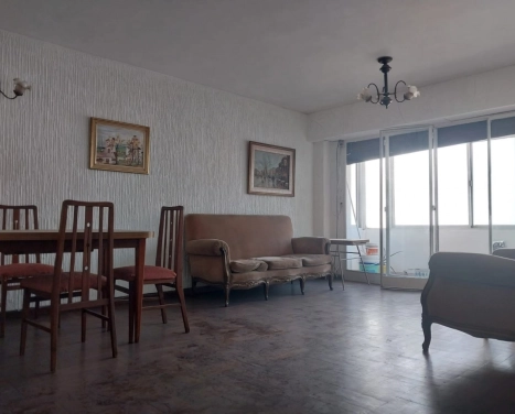 VENTA DEPARTAMENTO SEMIAMUEBLADO 3 DORMITORIOS 2 BAÑOS CON COCHERA AL FRENTE. CORRIENTES CASI ESQUINA MONTEVIDEO VALOR NEGOCIABLE