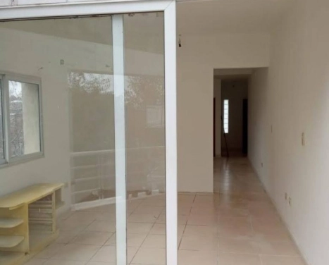 1 Dormitorio. Muy Luminoso. Con Balcon. Frente Norte. Proximo Facultad Medicina.