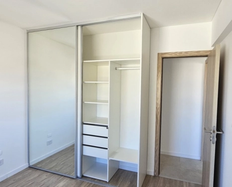 RETASADA - VENTA DEPARTAMENTO 3 DORMITORIOS ECHESORTU AVELLANEDA 960 CON COCHERA Y TERRAZA EXCLUSIVA