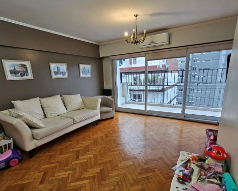 RETASADO,  VENTA DEPARTAMENTO 3 DORMITORIOS CON COCHERA y VISTA PARCIAL AL RIO. PISO ALTO.