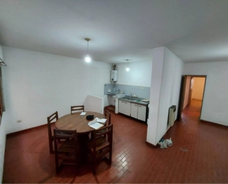 VENDO DEPTO 2 DORM ZONA CENTRO. COURREGES Y PERU