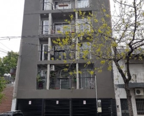 Departamento Monoambiente Gálvez y Moreno. 2do Piso.