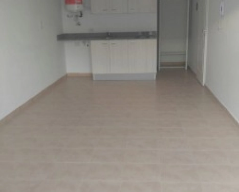 MONOAMBIENTE AMPLIO, EXTERNO CON BALCON A LA CALLE, MODERNO, BAJOS GASTOS.-