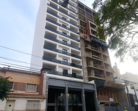 SE VENDE PISO 3 HABITACIONES CON VISTA AL RIO, CALIDAD TORREON